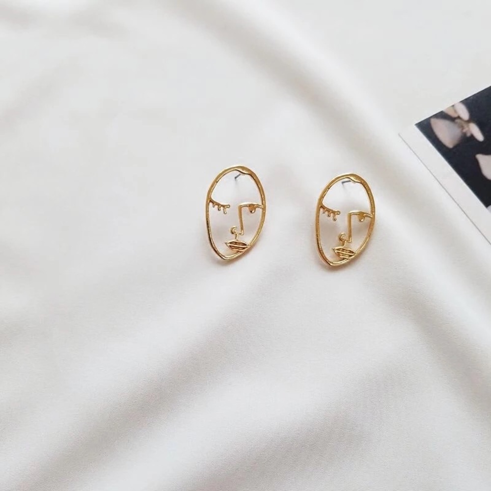 Face earring